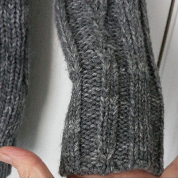 UGG Margie Shawl Collar Chunky Cable Knit Gray Cardigan Sweater sz S - Picture 7 of 7
